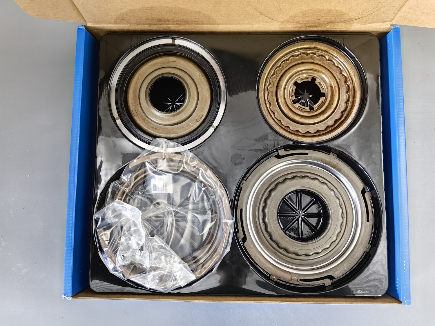 Комплект обрезиненных поршней U660E SKF 0