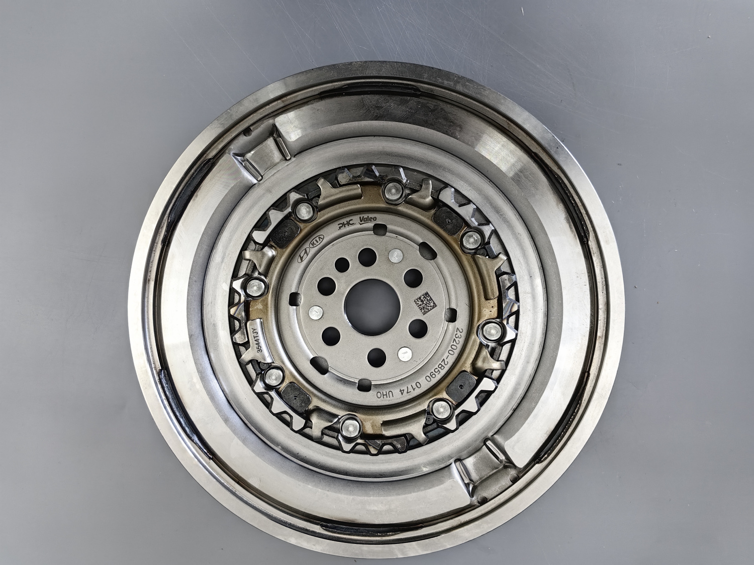 Двухмассовый маховик 23200-2B590 HYUNDAI/KIA 0
